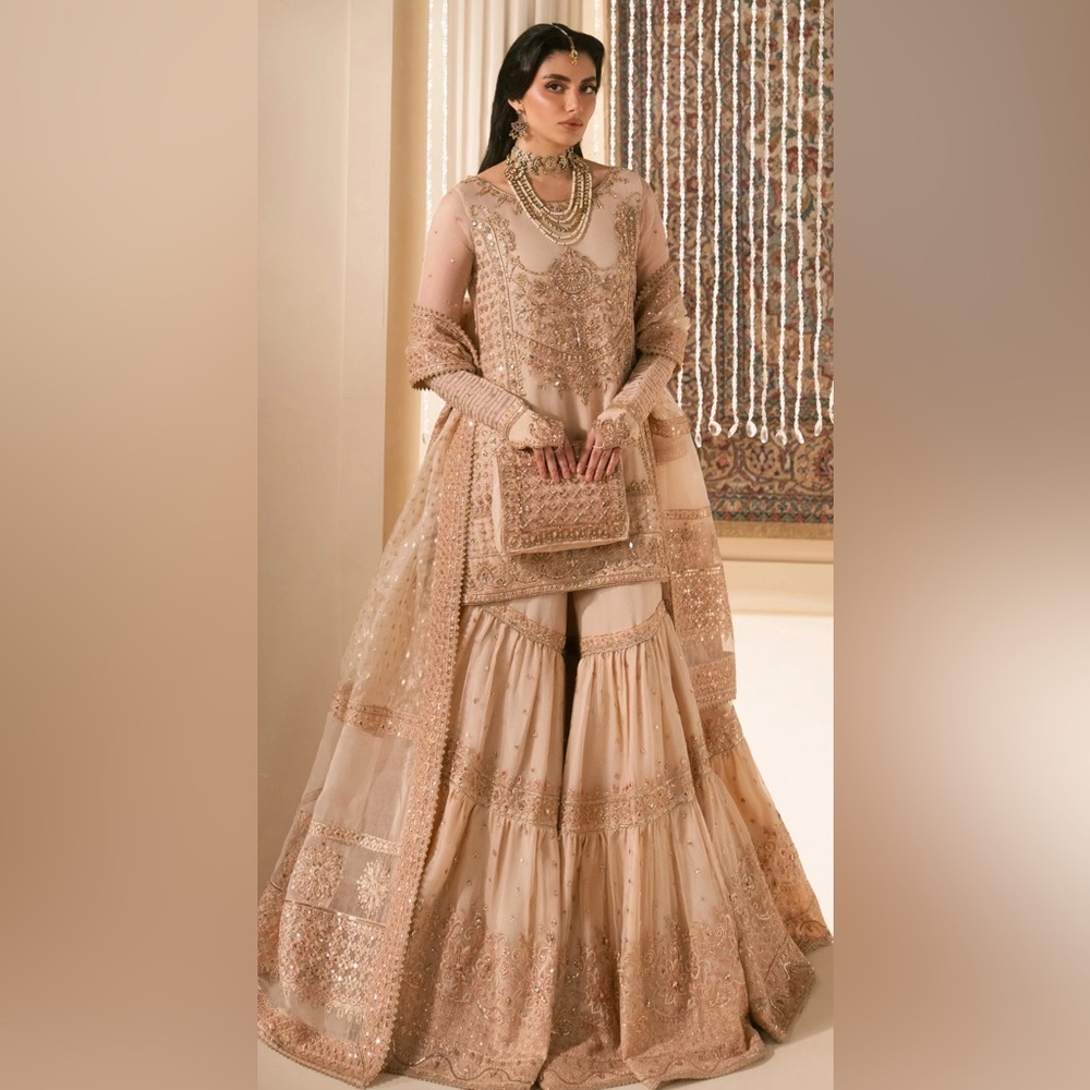 NAQSHI Tizmat Peach Organza Nikkah
Formal Garara 4PC size M perfect condition